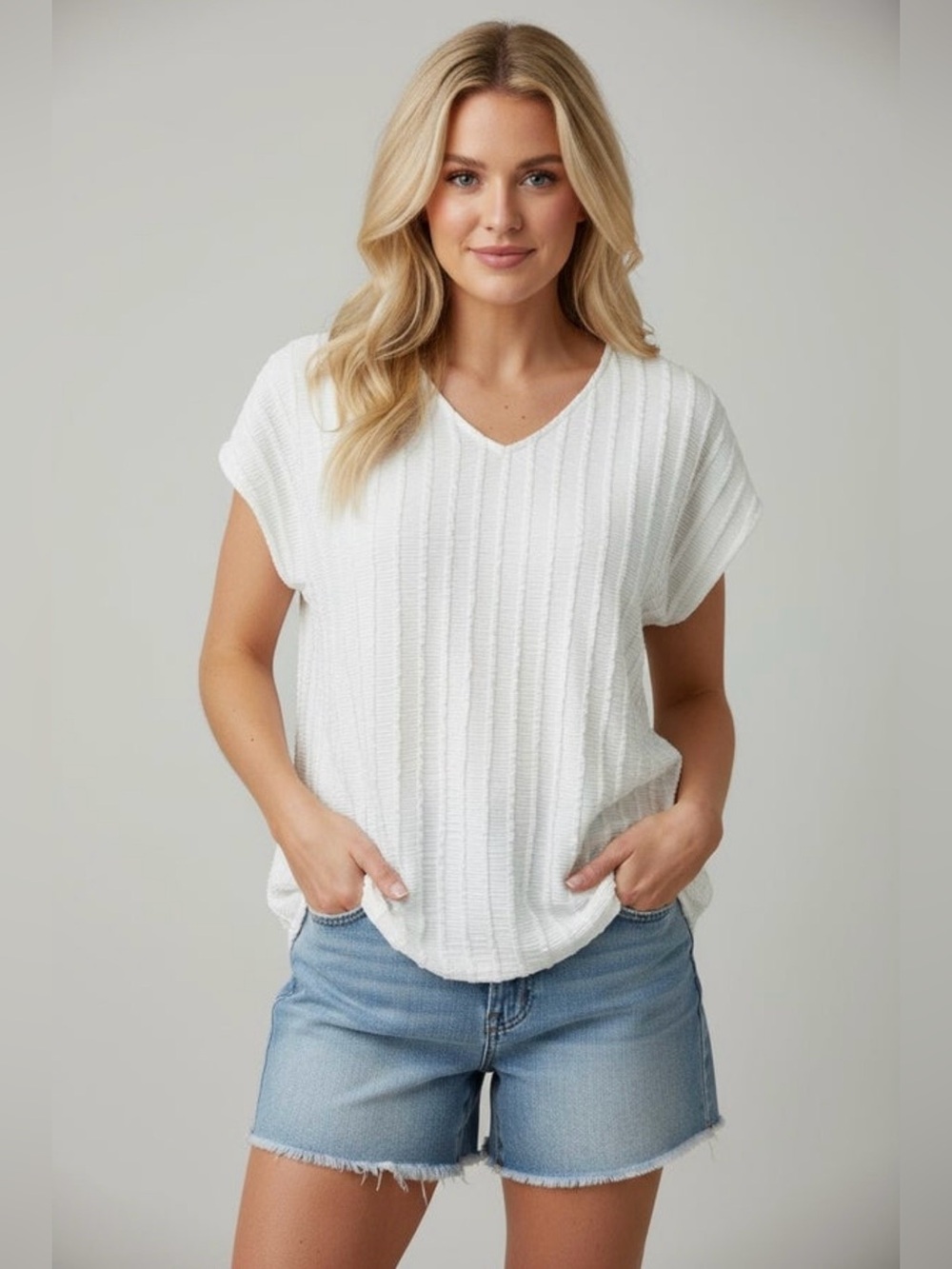 NWOT HEMISH VNECK RIBBED TOP